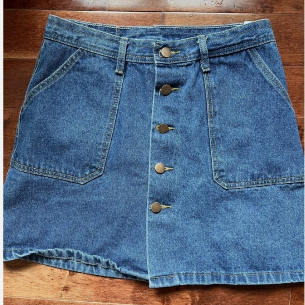 Button-up Jean Skirt Size: M